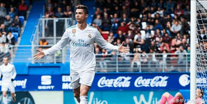 c罗挥拳庆祝gif,09欧冠决赛c罗胸部停球射门
