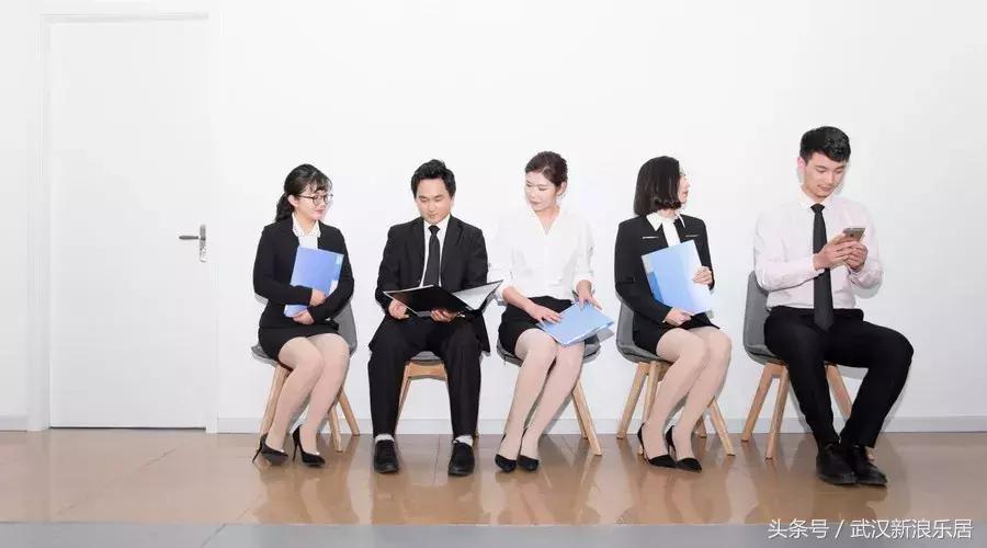 武汉2019夏季招聘会现场,武汉招工月薪1万以上的