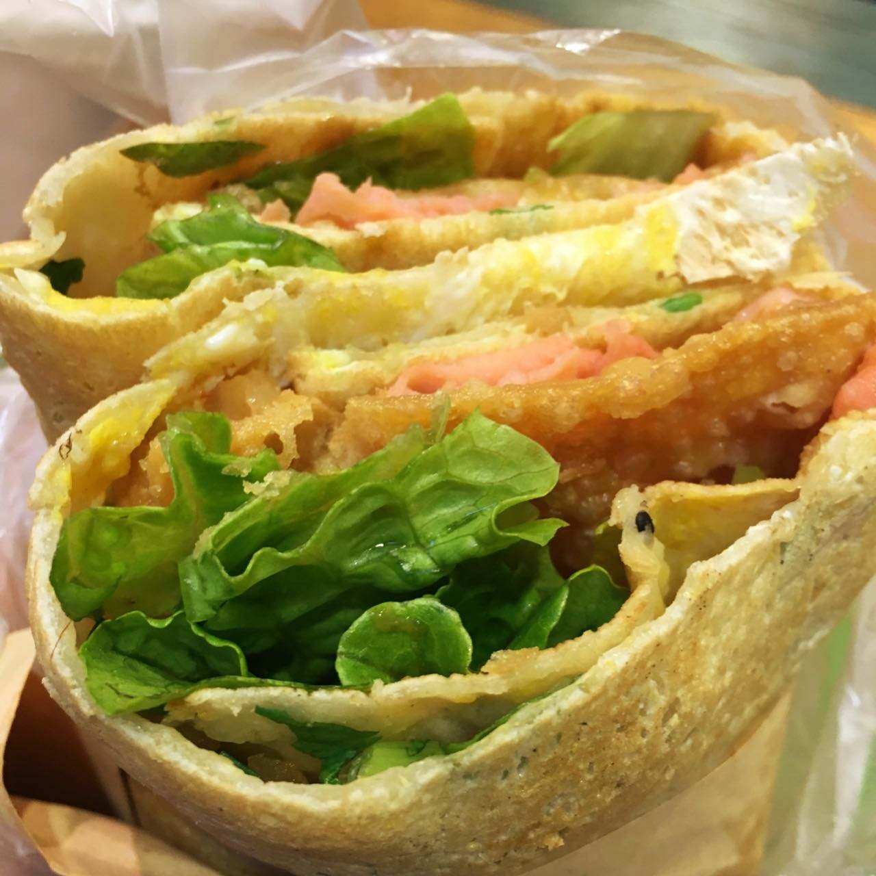 摆摊煎饼果子的面糊做法,摆摊做煎饼果子面糊的诀窍