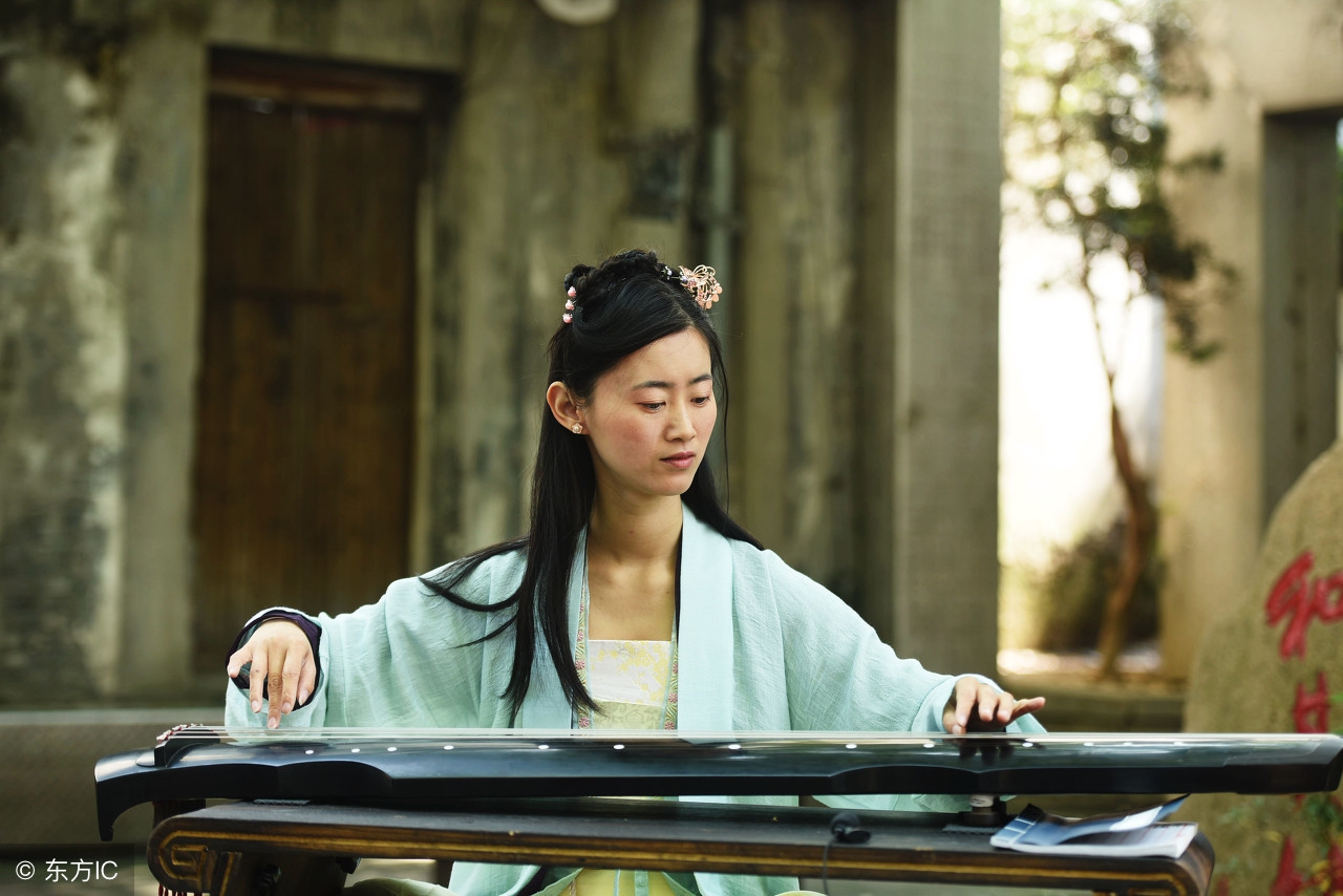 古琴弹不出什么曲子,学古琴怎么也弹不出来古琴的韵味
