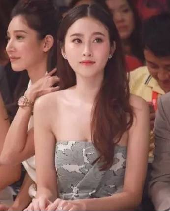 泰国最美变性人Poy来济后福利贴~知道中国十大变性美人是谁吗？世界十大又是谁吗？看后绝对包君满意~