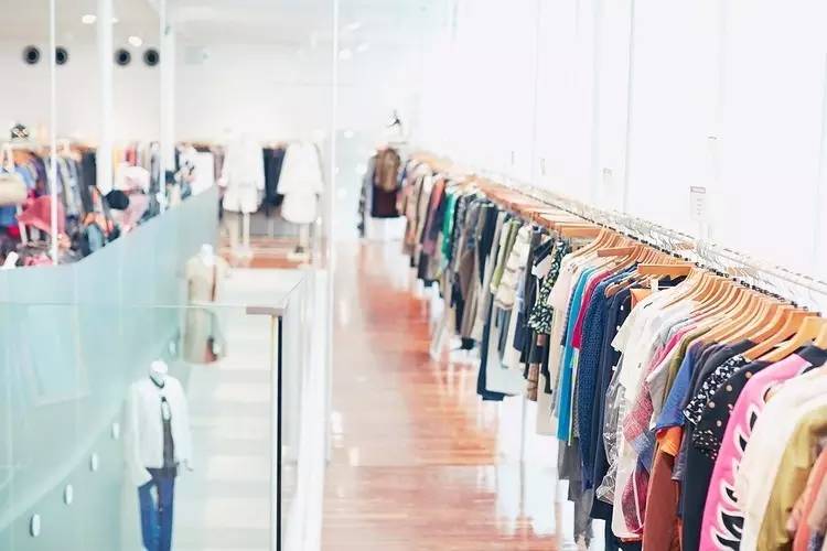 你肯定不知道，2件ZARA的钱能买一身CHANEL