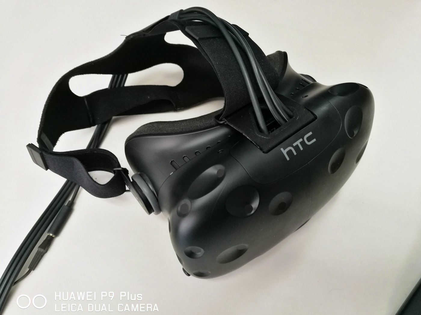 VR领域的标杆、传说中的HTCvive，体验起来到底如何？