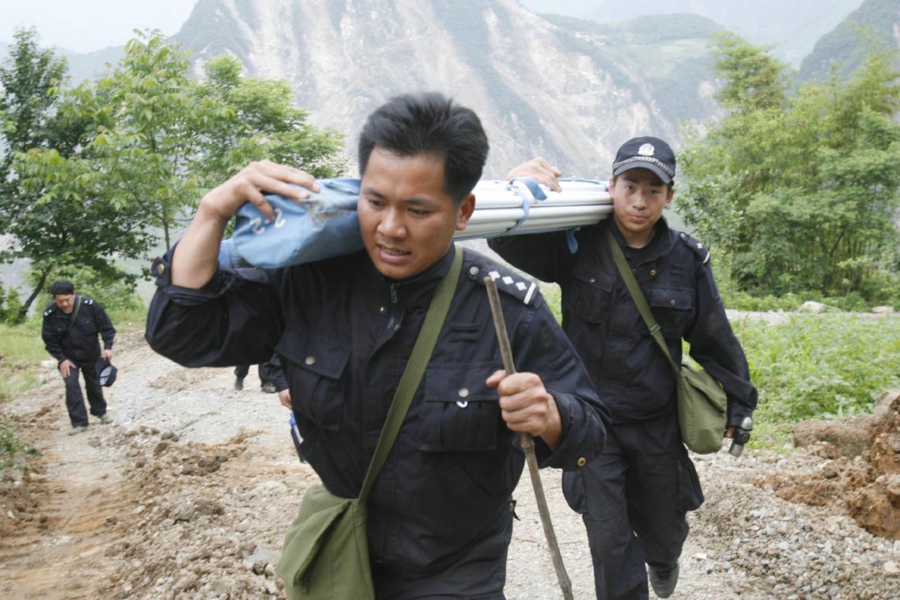 绝境之一：5.12地震后，几千囚犯大转移