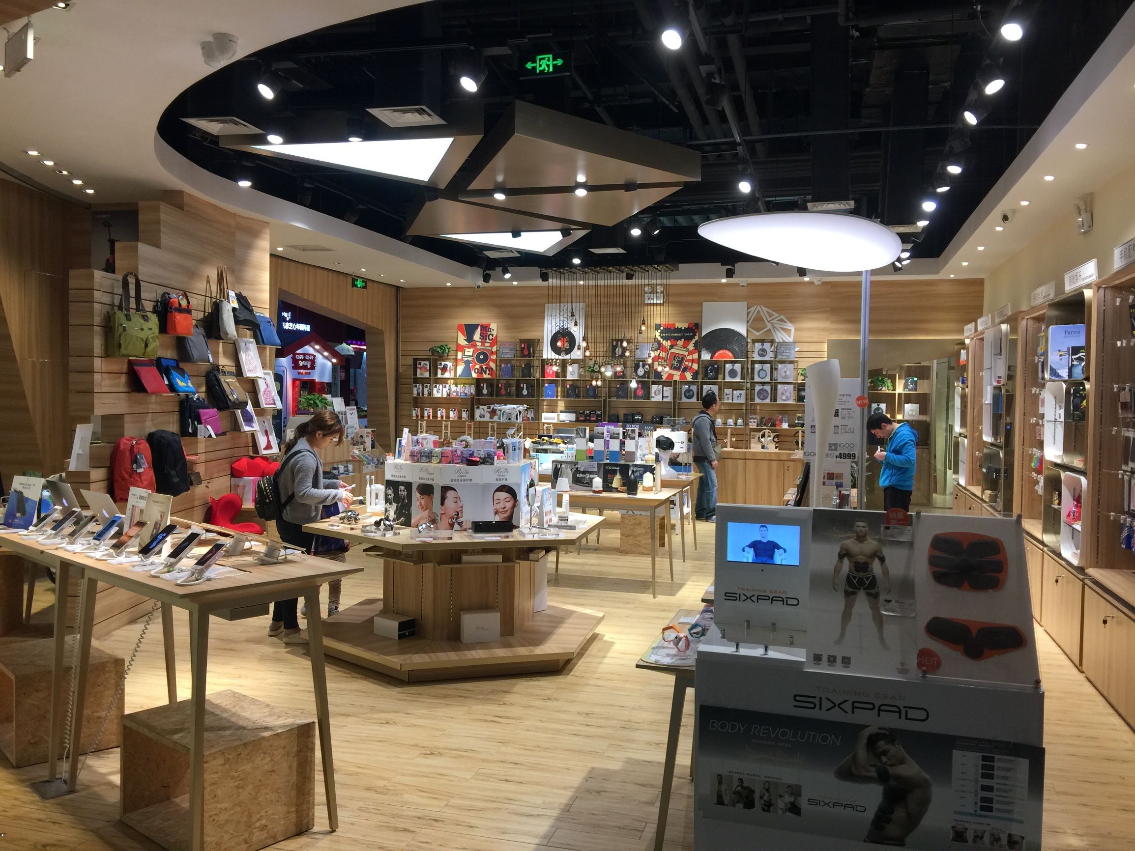 国内最值得学习零售店（5）-一路探索的潮品店美承chonps