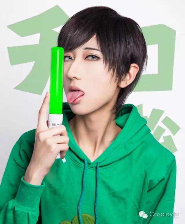 一人六役阿松，sox手势！这是什么我一点也不懂！