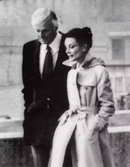 拥有奥黛丽赫本的优雅,奥黛丽赫本一生把优雅做到了极致