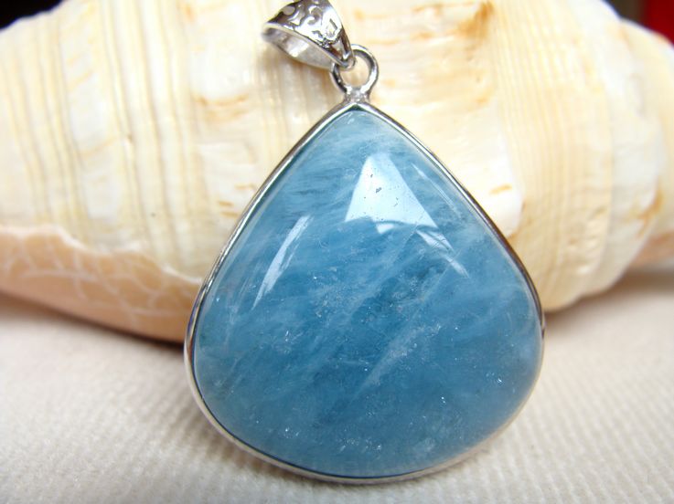 海之瑰宝，瑞泽幽蓝——海蓝宝