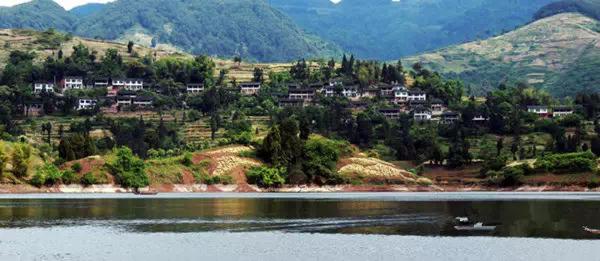 四川哪里有冷门又好玩的地方,四川最漂亮十大湖