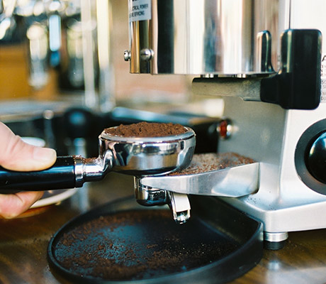 家用咖啡机和便携式咖啡机哪个好,家用咖啡机和全自动咖啡机哪个好