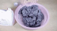 羽绒服上有圆珠笔怎么清洗小妙招,如何清洗白色羽绒服的黄印的妙招