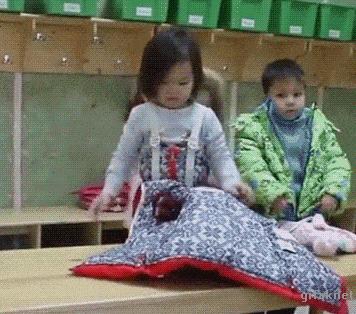 羽绒服上有圆珠笔怎么清洗小妙招,如何清洗白色羽绒服的黄印的妙招