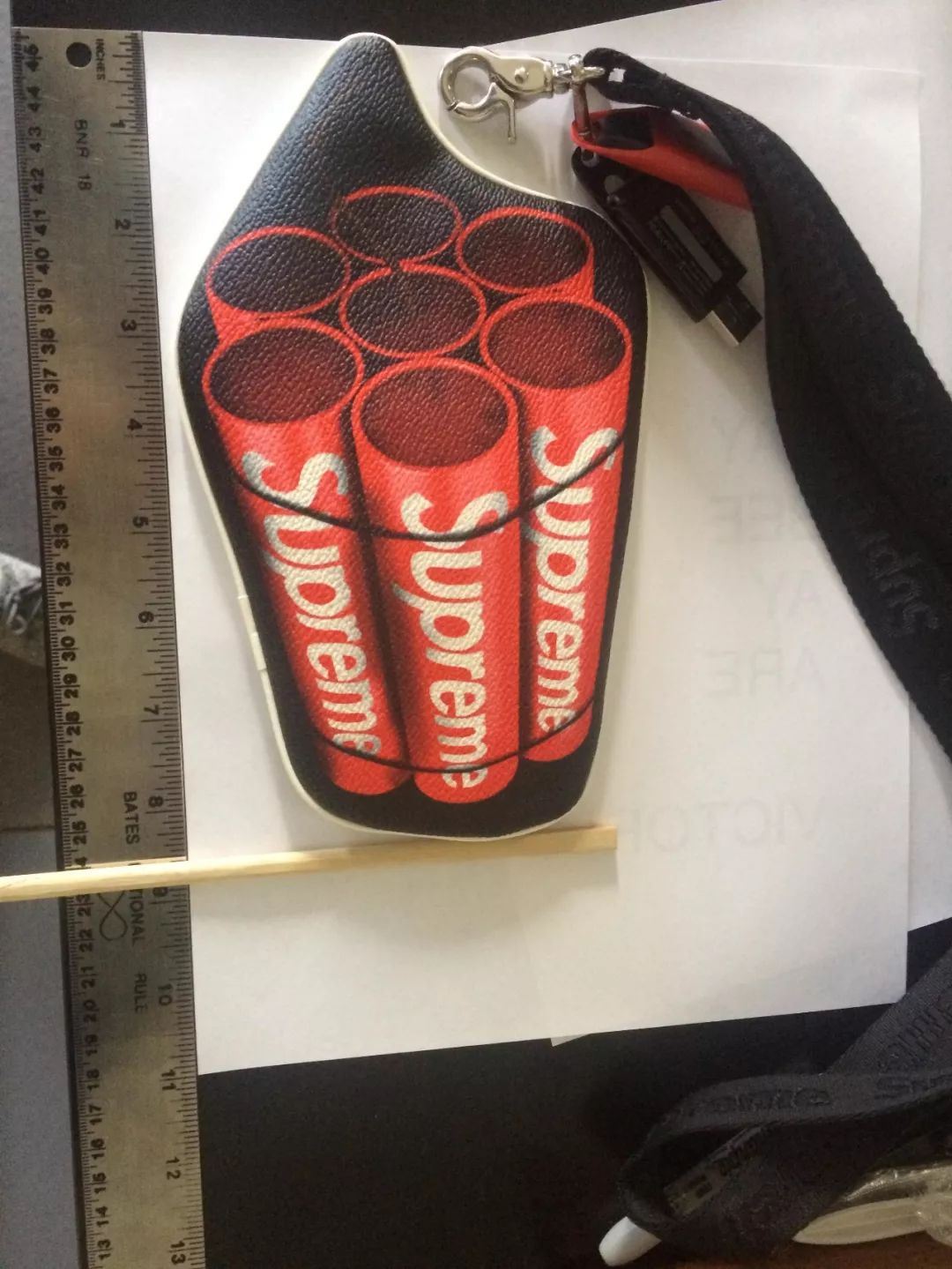 supreme要出联名款小suv了,supreme新品2021