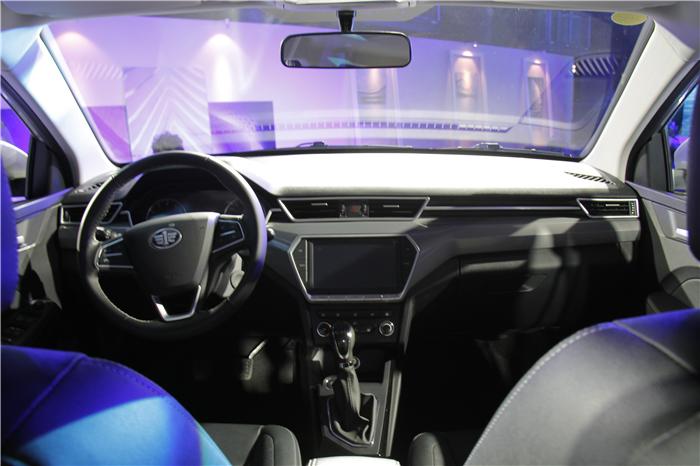 2019年的一汽骏派a50多少钱,天津一汽全新跨界车型