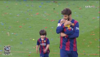 是天才也是逗逼！盘点足球场上那些逗逼青年