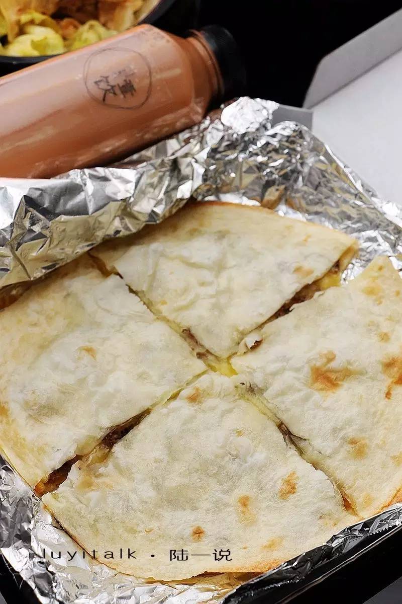 外卖三千，愿为壹饼守候｜一块你值得吃的牛肉煎饼