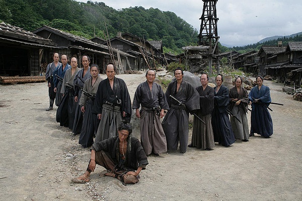 这部真正的“菜刀式”电影，看得我烟灰掉了一地。