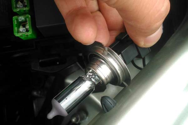 艾瑞泽ex大灯安装教程,艾瑞泽5更换雪莱特氙气大灯