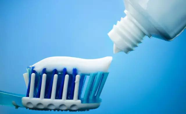 牙齿健康表,怎样判断牙齿的黄金比例