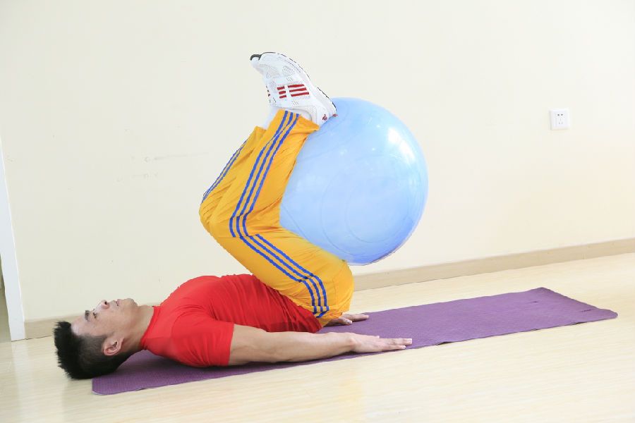 跑步后屁股酸痛是什么原因,跑步为什么屁股晃动厉害