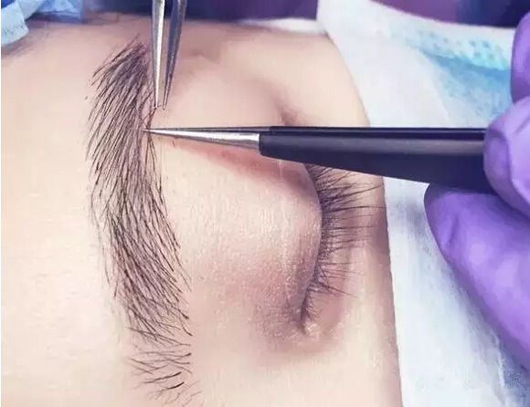 真正好看的眉毛是柔和自然的,最自然又好看的眉毛