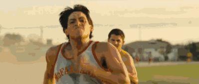 不顺心时候可以像疯狗那样发狂,不顺心的时候你可以像狗