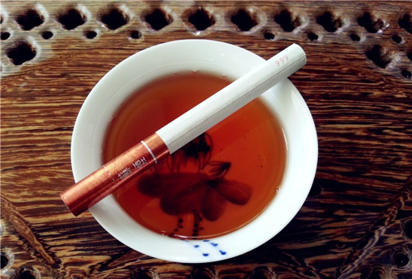 好茶配好水生活有滋味,好茶配好酒越喝越富有