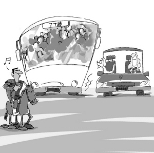 不是吧，宝马被马踹出了个洞！是马太强悍还是车子太脆弱？