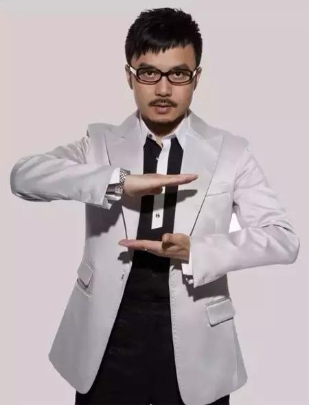 在汪涵陪伴下见初恋、跳韩舞，被韩红少女心吓到了，同性传闻假？