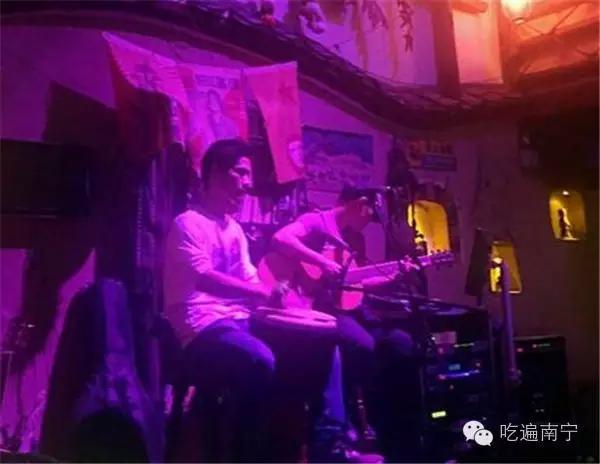 江北区可以看球的夜宵店,江北可以看球赛的酒吧