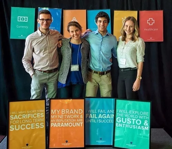 这个90后光谷客，想成为光谷的眼睛，去发现一个真实的硅谷