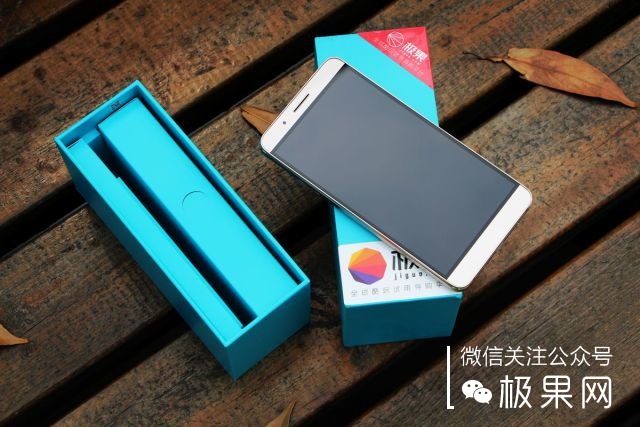 翻转吧摄像头，前后都能照出完美的照片：荣耀7i体验