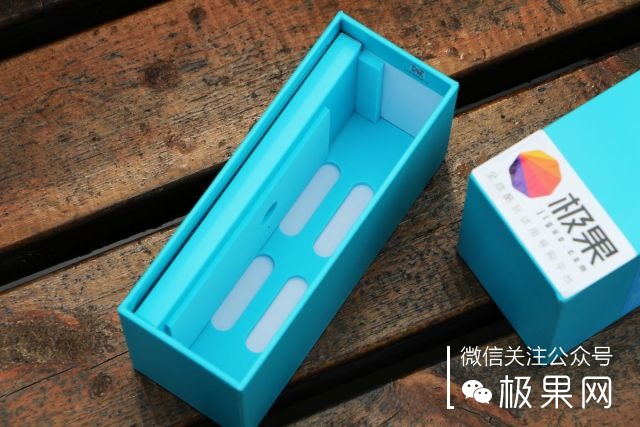 翻转吧摄像头，前后都能照出完美的照片：荣耀7i体验