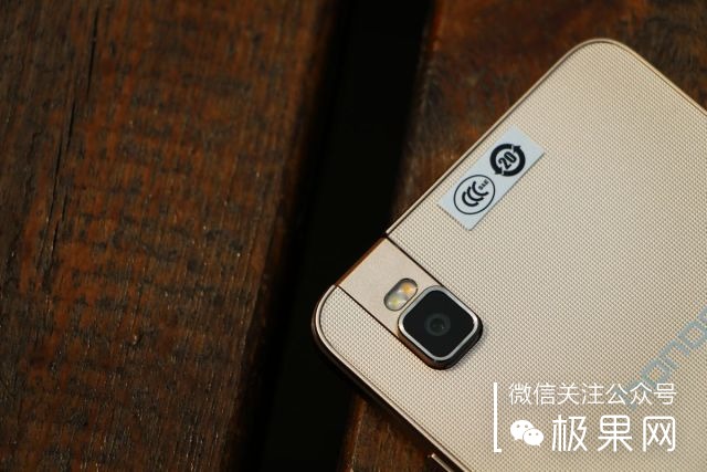 翻转吧摄像头，前后都能照出完美的照片：荣耀7i体验