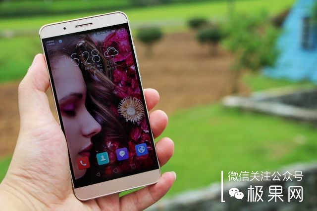 翻转吧摄像头，前后都能照出完美的照片：荣耀7i体验