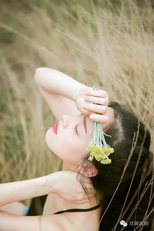 前胸后背长痘痘还特别痒,一到冬天前胸后背长痘痘