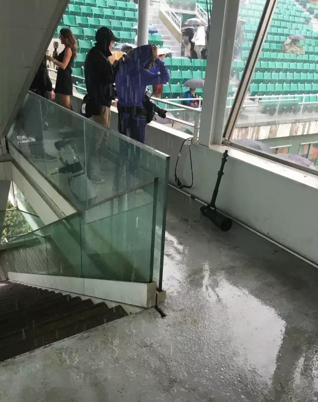 巴黎有朵雨做的云，法网今年不fashion？