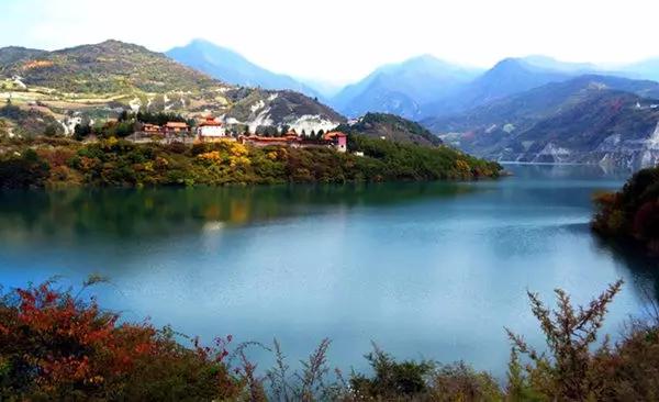 四川哪里有冷门又好玩的地方,四川最漂亮十大湖