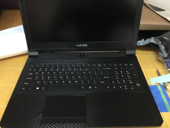 室友花7000买电脑只玩4399,室友8000买了个电脑