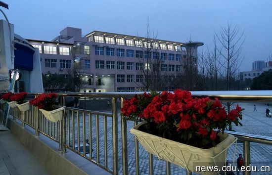 办学条件的建设和改善等问题,改善办学条件的重要性