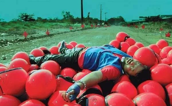 爱丽丝梦游仙境唯美风景,爱丽丝梦游仙境超美场景