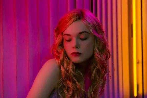 爱丽丝梦游仙境唯美风景,爱丽丝梦游仙境超美场景