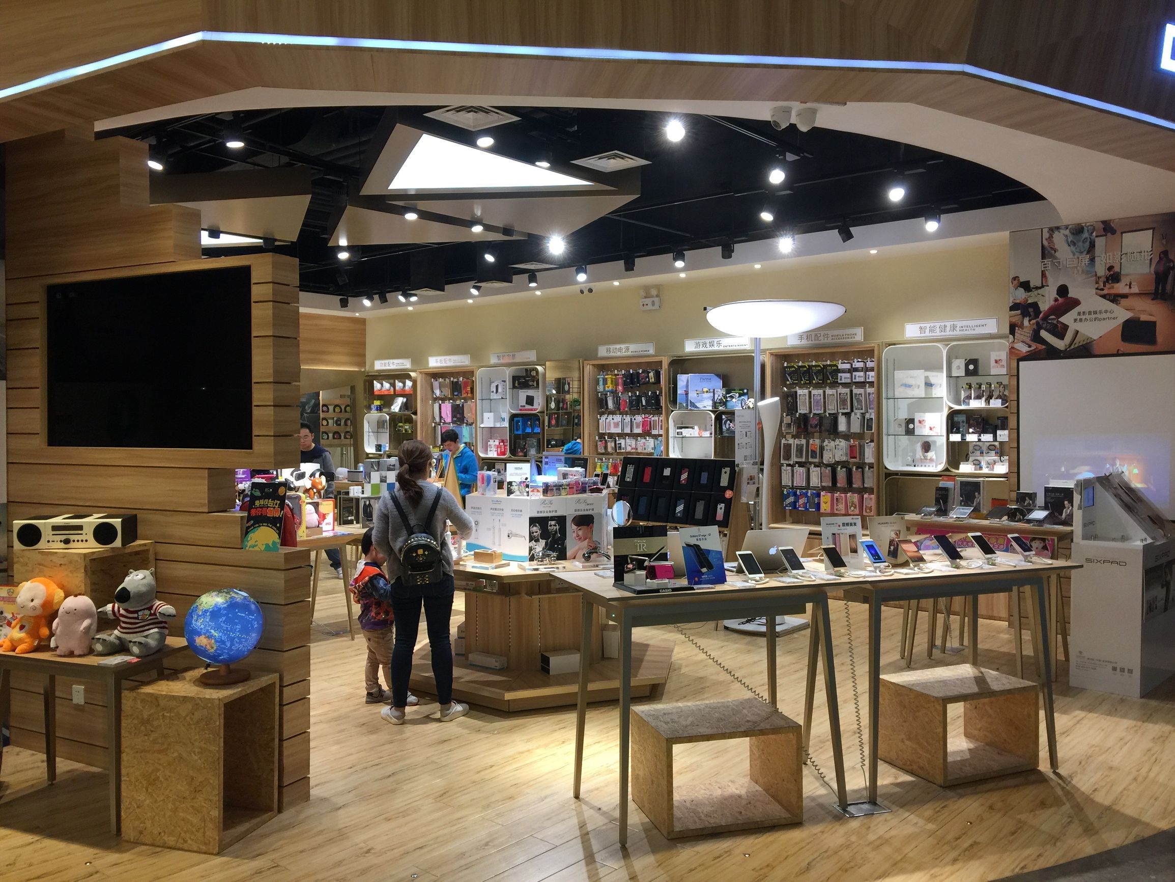 国内最值得学习零售店（5）-一路探索的潮品店美承chonps