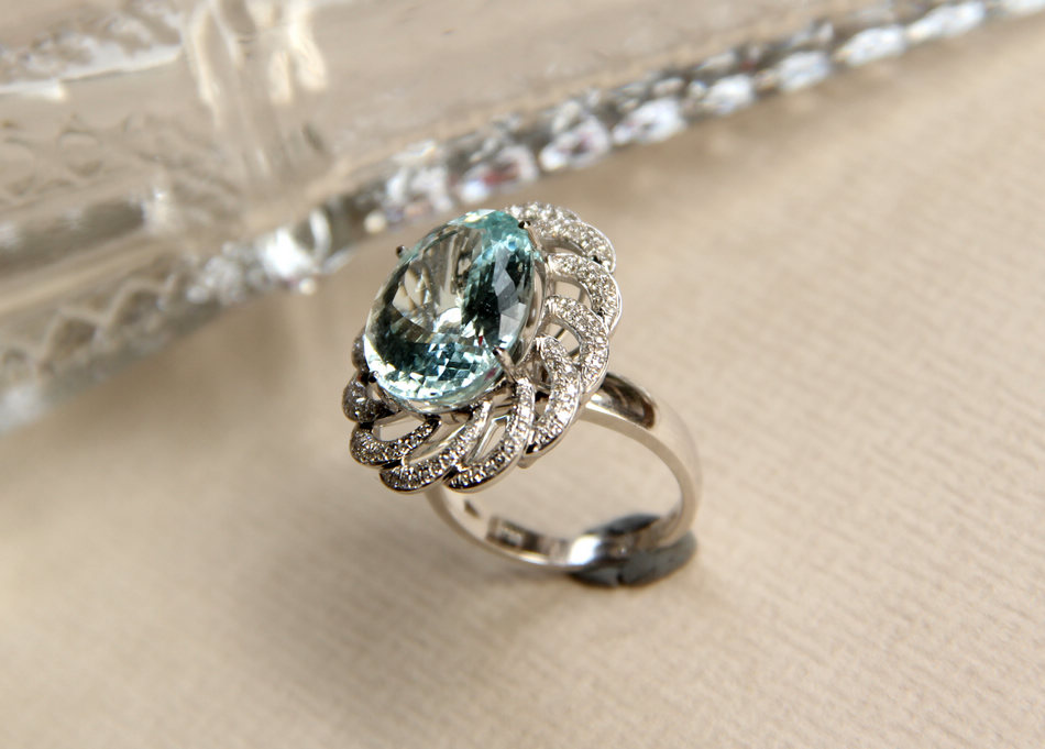 海之瑰宝，瑞泽幽蓝——海蓝宝