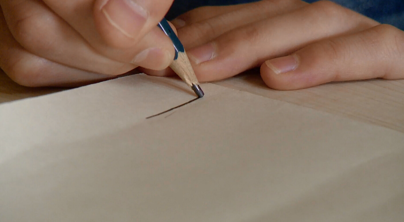 壁纸施工怎样避免溢胶,pvc壁纸怎么做到浓胶薄涂