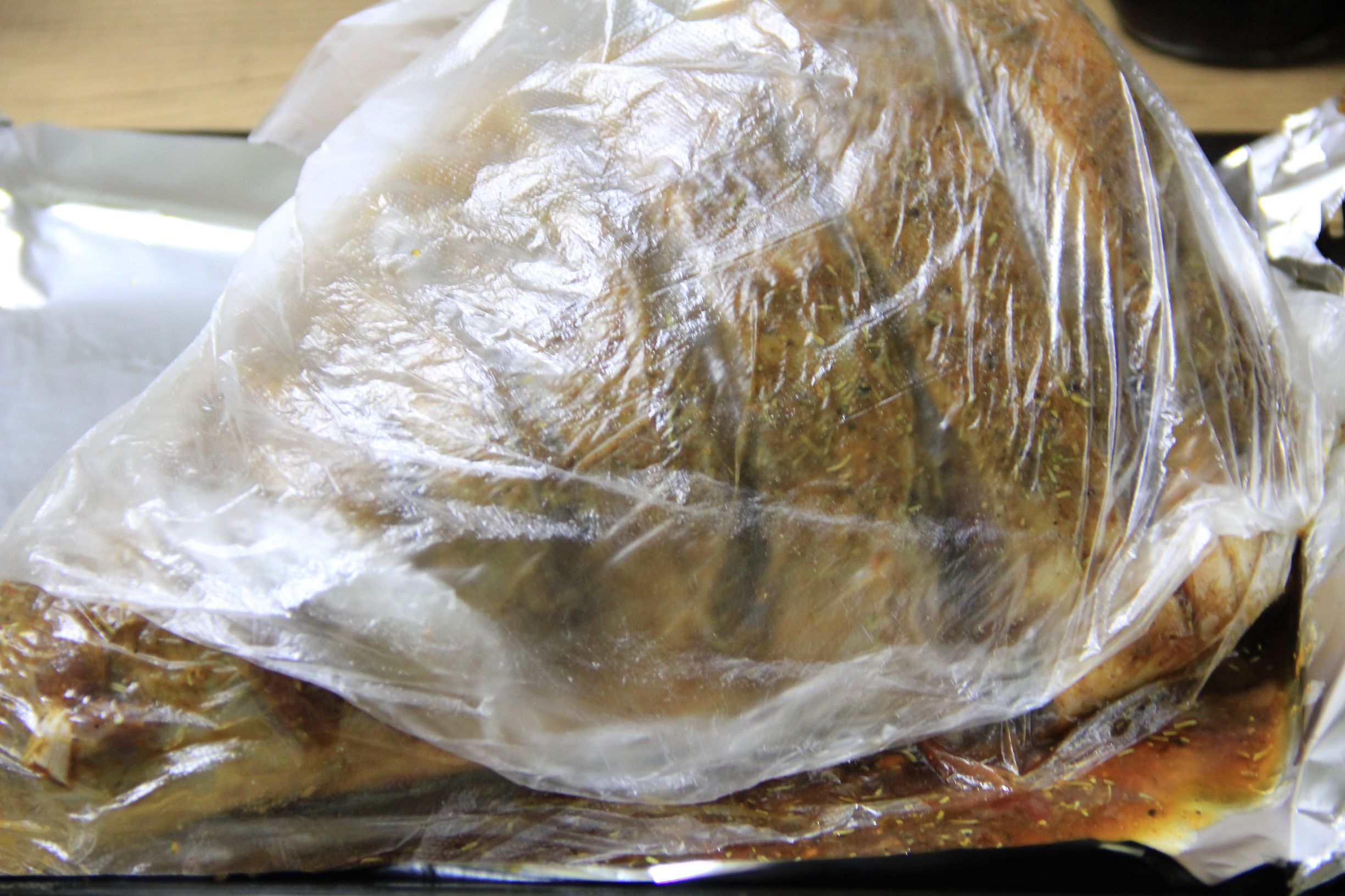 烤羊腿和烤小羊腿,羊腿怎么烤好吃碳烤羊腿