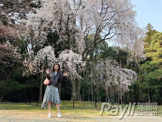 又到小长假，快点跟明星们学学能制霸朋友圈的旅拍秘籍吧！