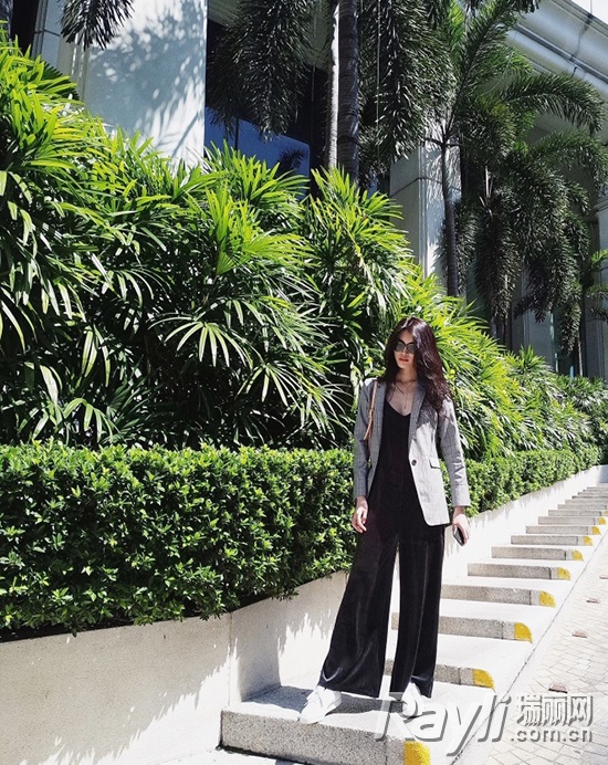 又到小长假，快点跟明星们学学能制霸朋友圈的旅拍秘籍吧！