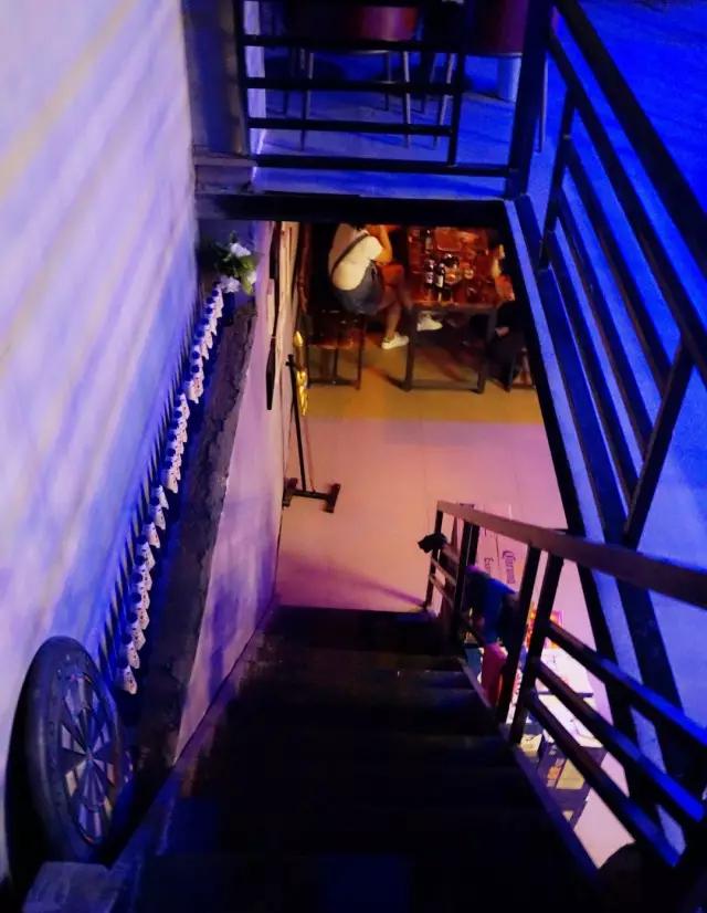 英雄联盟游戏主题酒吧,一家酒吧光谷广场店视频