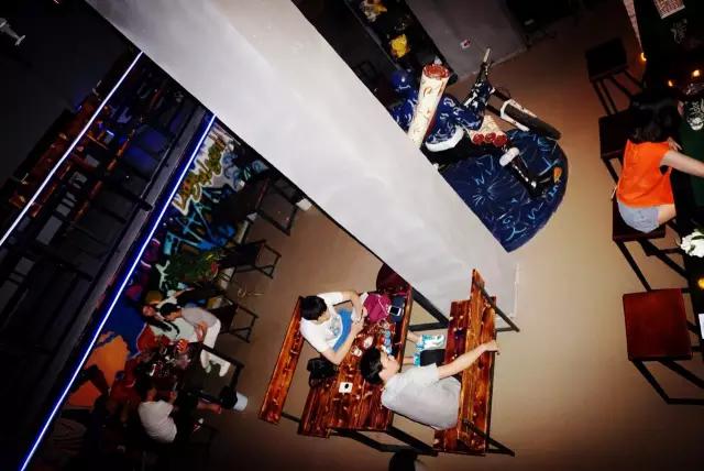 英雄联盟游戏主题酒吧,一家酒吧光谷广场店视频